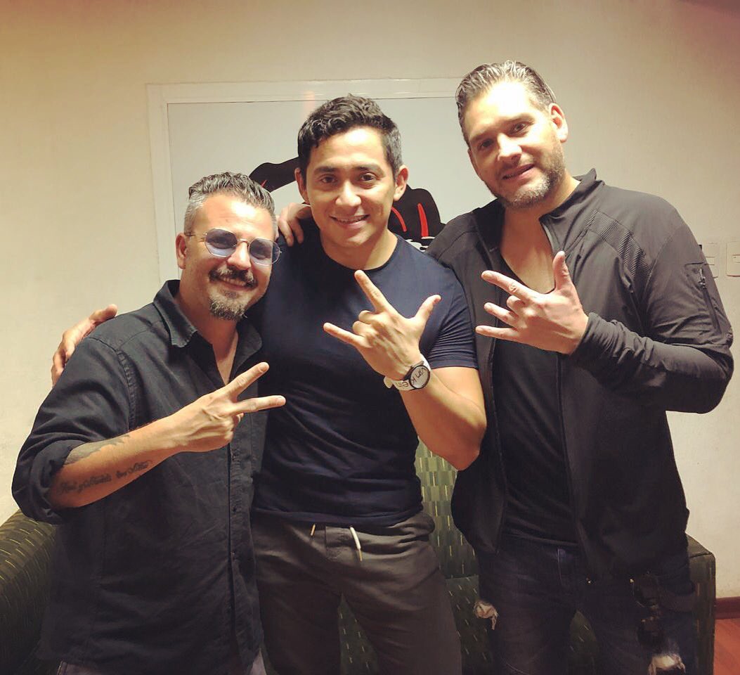 Gracias a nuestros amigos de <a href="/LaZetaCancun/">La Z Radio Cancún</a> por la invitación para contarles los detalles del #90sPopTourCancún 🎉💥 #ViveLosNoventas