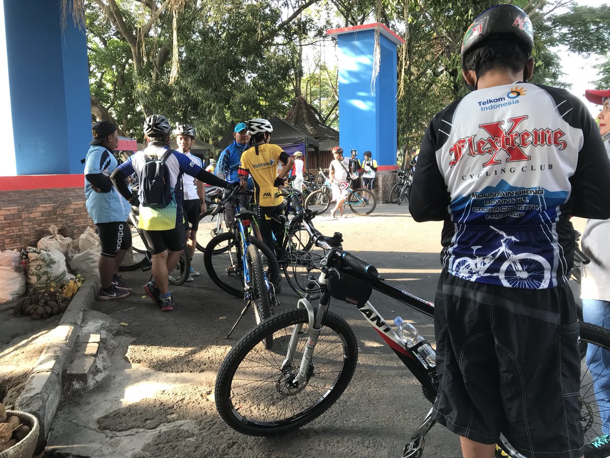 yusufgunawan's tweet photo. Persiapan acara Sepeda Nusantara 2018 - Kota Malang.
Rute:
Stadion Gajayana - Kawi - Alun2 - Basuki Rahmat - Jaksa Agung Suprapto - Letjen Sutoyo - A. Yani - Borobudur - Soekarno Hatta - Mayjen Panjaitan - Ijen - Stadion Gajayana @infomalang @RadioElshinta @LalinNews @PuspitaFM https://t.co/RLknHFyMfO