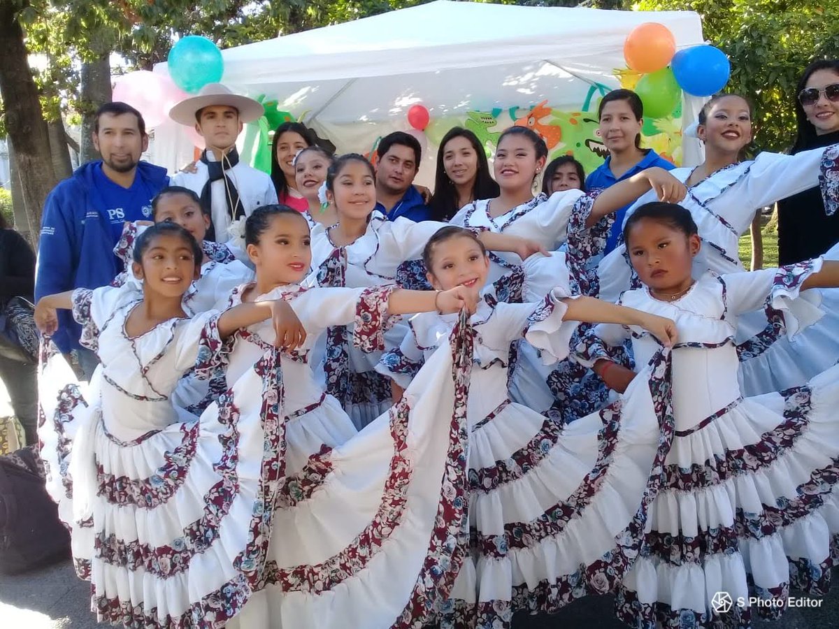 Hermosa presentación en plaza 9  de julio #MareaAzulPE #PlayonesEducativos B limache <a href="/artydance23/">Gilda Rodríguez</a> <a href="/fguillesaavedra/">GUILLERMO SAAVEDRA</a> <a href="/juancarlosvilc/">Juan Carlos Vilca.</a> <a href="/patriciapinasco/">Patricia Pinasco</a> <a href="/UrtubeyJM/">Juan Manuel Urtubey</a> <a href="/aniberruezo/">analia berruezo</a> <a href="/danilisanti/">Daniela Lisanti</a> <a href="/larubita70/">Rubita Bijou</a>