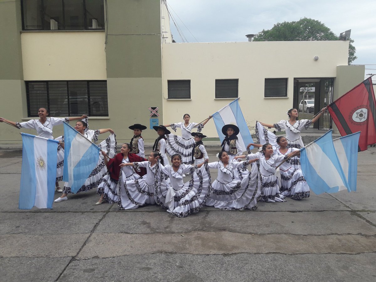 viva el folklore argentino !!!!! #PlayonesEducativos B Limache #MareaAzulPE <a href="/fguillesaavedra/">GUILLERMO SAAVEDRA</a> <a href="/patriciapinasco/">Patricia Pinasco</a> <a href="/artydance23/">Gilda Rodríguez</a> <a href="/juancarlosvilc/">Juan Carlos Vilca.</a> <a href="/UrtubeyJM/">Juan Manuel Urtubey</a> <a href="/aniberruezo/">analia berruezo</a> <a href="/danilisanti/">Daniela Lisanti</a> <a href="/larubita70/">Rubita Bijou</a>