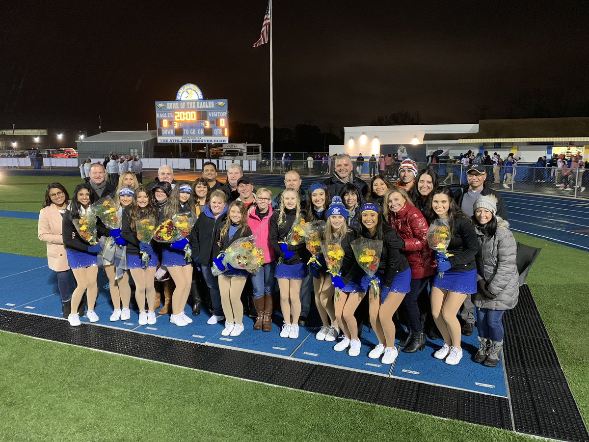 SandburgHS's tweet photo. Congratulations to all our senior members of Football, Cheer, Eaglettes, Marching Band &amp; our trainers!

Your leadership and dedication have meant the world to us.

And to your amazing parents... your time and support is so appreciated. 

It’s what makes Sandburg one of the best! https://t.co/UB1xaRZFfR