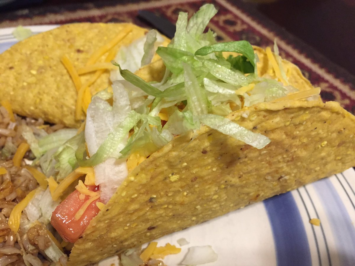 PaulEM53's tweet image. Chicken tacos from my kitchen! #lifeatthetable #simplemeals #homecooking @lifeatthetable @harrydiscovers @SalMayDiscovers @kroger @WholeFoods @CentralMarket @WalmartInc @TomThumb_Stores @CoffeeWClaireTV