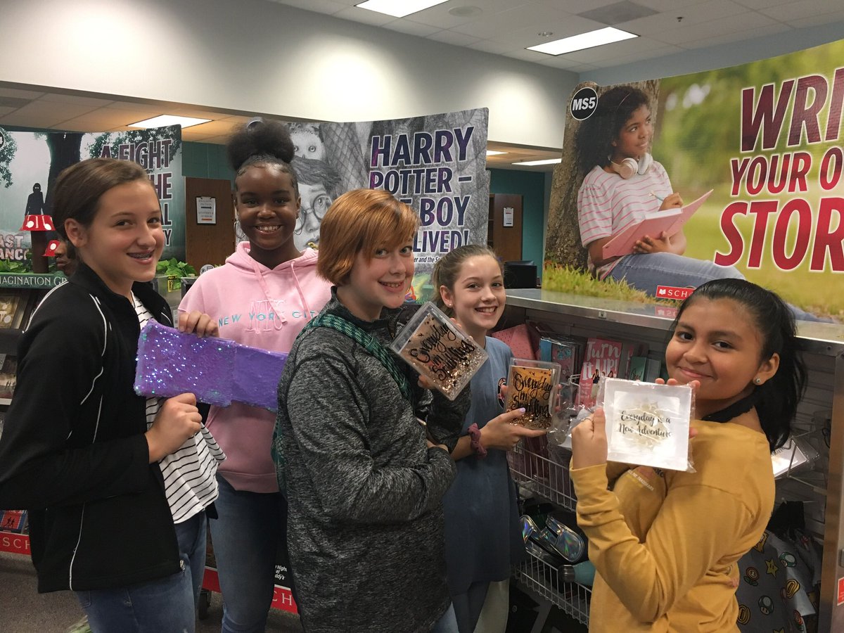 LovinggoodLLC's tweet photo. The whole 7th grade was able to preview our book fair today...we had a great time creating wishlists for next week! Please stop by and check it out in the library! https://t.co/VpGOwDQqEW