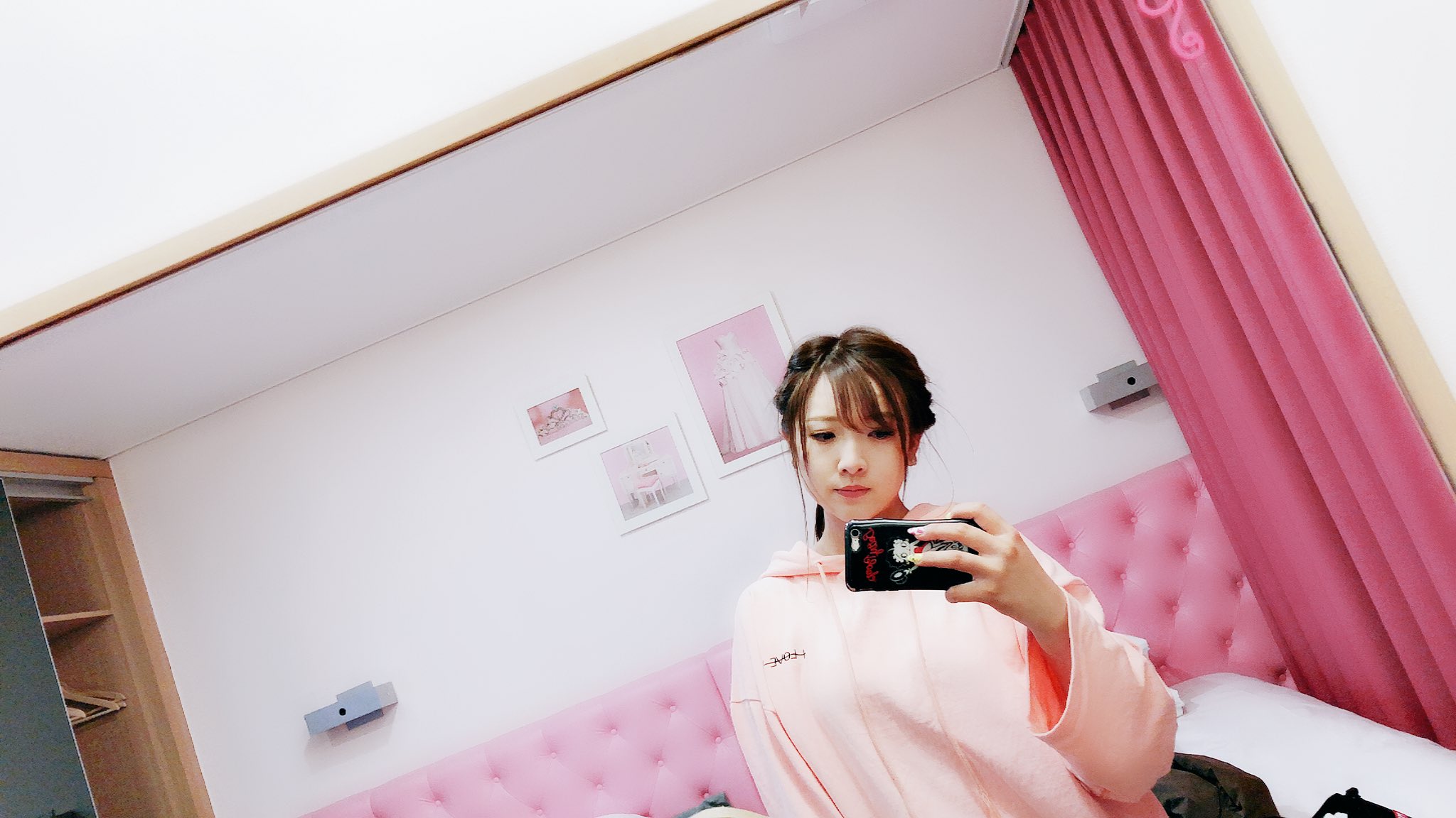 Chocola 韓国の東大門の近くにある Skyparkhotel の Princessroomめっちゃ可愛かった ピンク好きにはたまらん 目が疲れるほどのピンクじゃないし また泊まりたいな 韓国 韓国好きな人と繋がりたい 韓国旅行 可愛いホテル
