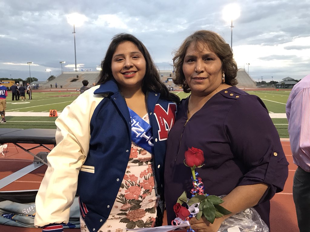 EISDMemorialHS's tweet photo. It’s senior band Parent Night! Thank you to all Minutemen band parents for your continued support. #MHSOneTeam #MHSBand https://t.co/FFJq66ExHt