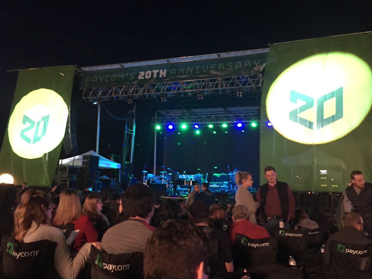 DerekBWebb's tweet photo. Waiting 4 some Flo Rida. Paycom work party.
#paycom20 https://t.co/YvJ6KLPyEe