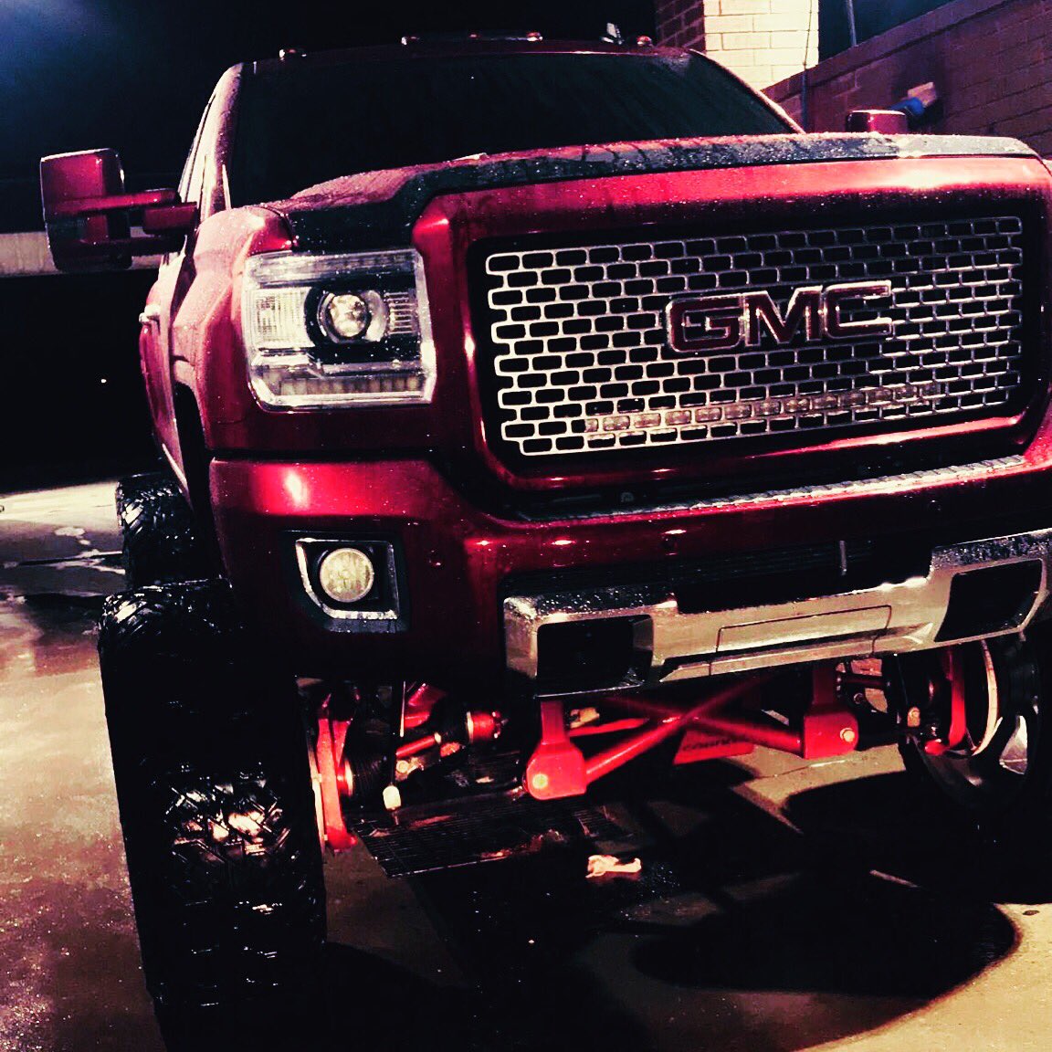 3shadeP's tweet photo. The Beast in the Crew🤨👊🏽 #GMC #Denali #FuelForged #CognitoLift #3shadeperformance https://t.co/lBS9E0LOXH