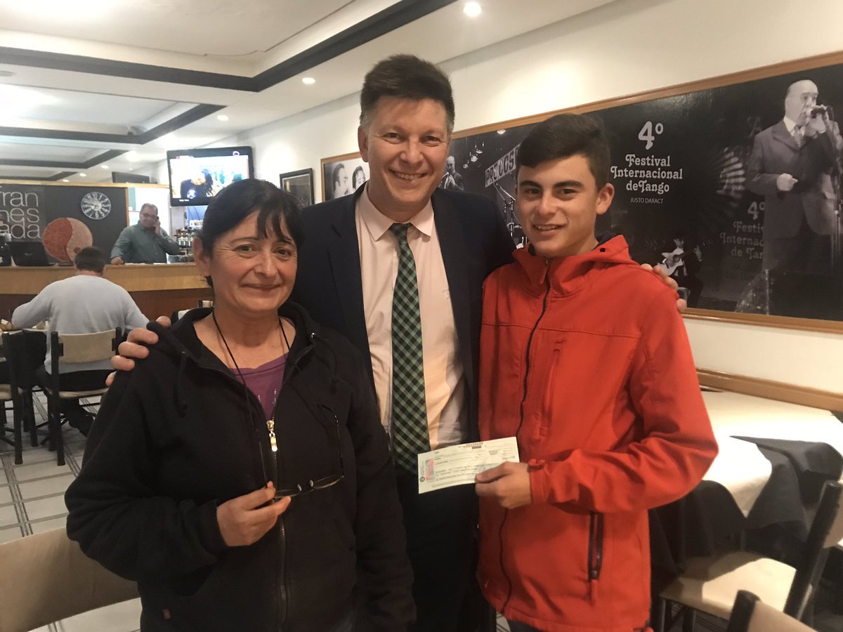 joselriccardo's tweet photo. Seguimos trabajando x la educación de los sanluiseños. Hoy entregamos 2 becas de la HCDN a Facundo Chirino y Hernan Flores de Justo Daract. Con los correligionarios y amigos Justo Jose Quintero @GERMANAIME Jhon Rodríguez Gustavo Guanco y Nestor Giantomassi https://t.co/AIc4tYUwRb