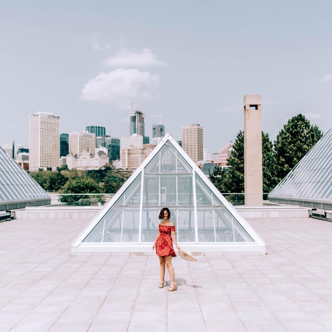 ExploreCanada's tweet photo. These glass pyramids aren’t located in Paris, but in the heart of downtown Edmonton. Each of the four pyramids at the Muttart Conservatory is home to a unique botanical experience. 📷: @theglobediary  📍: @EdmontonTourism , @TravelAlberta  #ExploreCanada https://t.co/sURXSgqG70