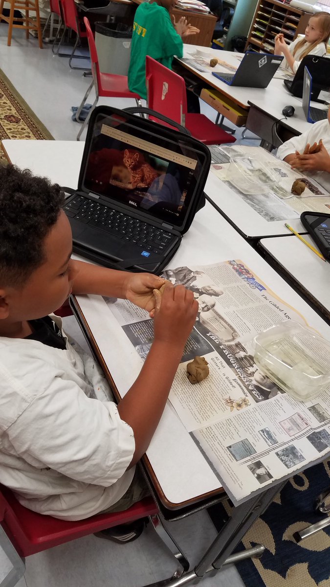 SpringhillGift1's tweet photo. 3rd grade making clay animals with National Park study https://t.co/gYEsjPL5Dy