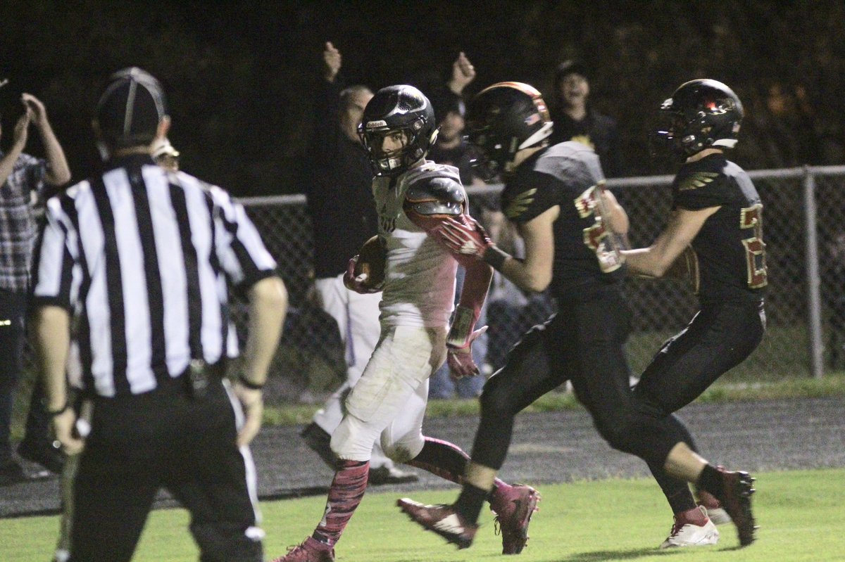 .<a href="/fvhs_football/">Fairview Football</a> 7, @RavenwoodFB 7 - 0:41 2Q

<a href="/LuskHarris/">Kameron harris-lusk</a> with a 21-yard TD catch