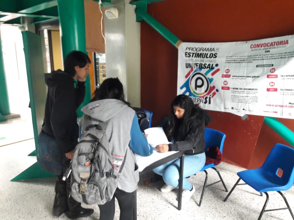 TlalpanSi's tweet photo. Terminando una semana de atención a los estudiantes de @IEMS de la #CDMX para que formen parte de @P_Prepa_Si #PrepaSiTlalpan https://t.co/mfwc3roFdP