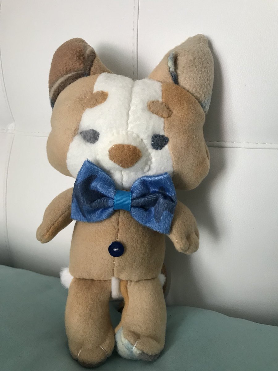 MADSHYARTS's tweet photo. I named the little corgi pibble Biscuit and he is still looking for a home  here  @AnthroSoutheast .  Maybe someone will scoop him up tomorrow 💙 #buttonpup #Madshyarts https://t.co/QFbQj1Kdxo