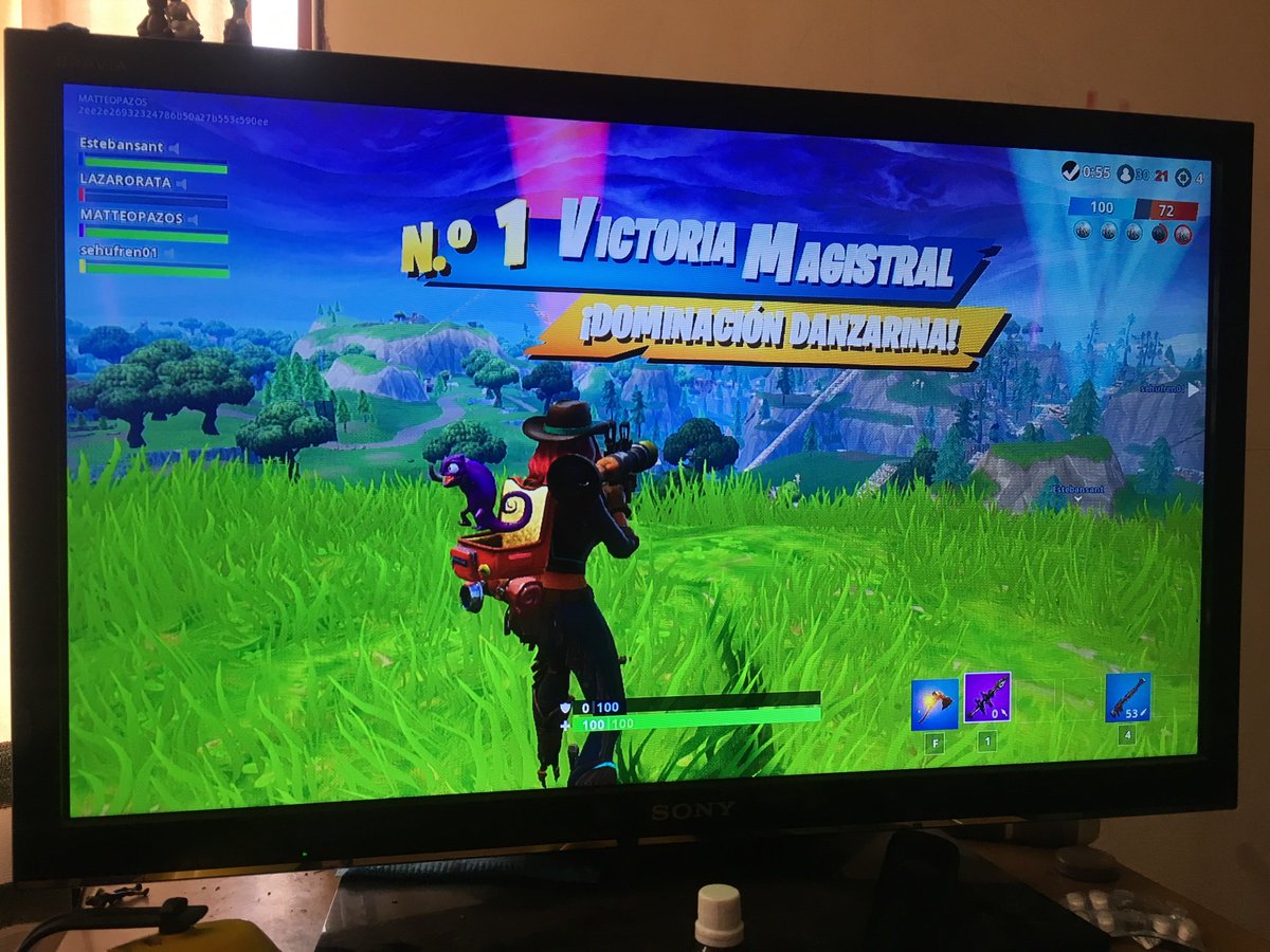 iOSPRO23's tweet image. A bailar! 🕺