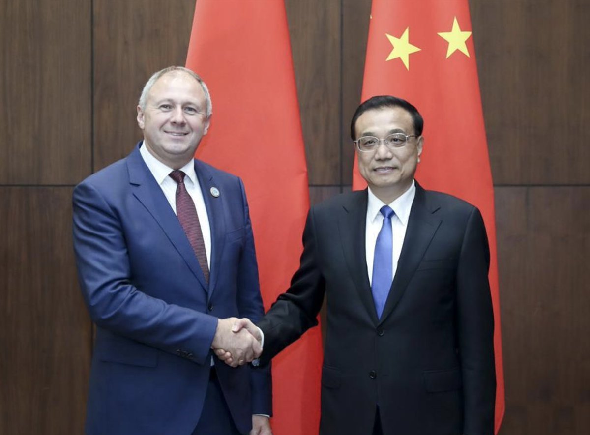 cgtnenespanol's tweet photo. China está dispuesta a promover sinergia de estrategias de desarrollo con #Bielorrusia, dijo en #Dushambé el primer ministro chino Li Keqiang. #China #LiKeqiang #OCS2018 https://t.co/gT3tTCP5Ca