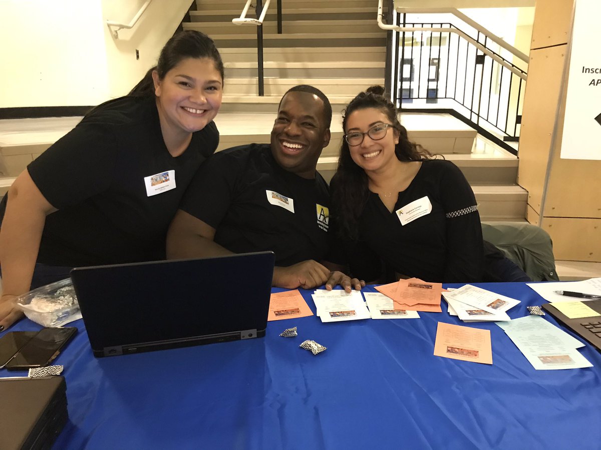 dulceAPS's tweet image. Harvesting Dreams w/students, families &amp;amp; colleagues @APSVirginia #APSHHM #APSisAwesome