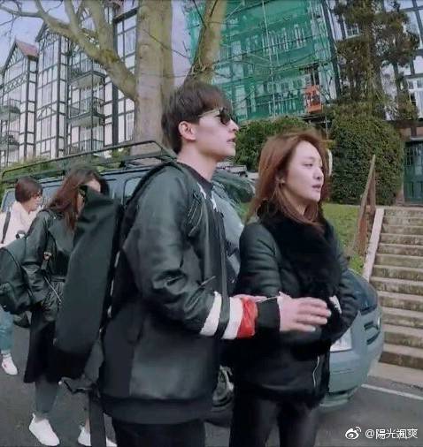 YangShuangPH's tweet photo. Let's talk about how close they were in #DHTR. ๐
#YangYang #YangShuang #ZhengShuang #YangShuangPH #้็ฝ #ๆจๆด #ๆด็ฝ #LoveO2O #LoveO2OonGMA https://t.co/9TWgoKaJdd