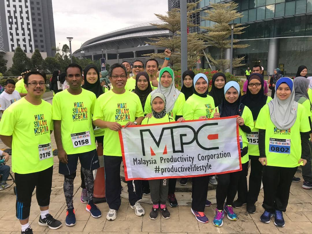 MpcProductivity's tweet photo. Selamat hari sukan negara dari kami warga MPC!
#MPC #MITImatters #MITIdanAgensi #MalaysiaProduktif #productivelifestyle #hsn2018 https://t.co/9xEH3FJwq4