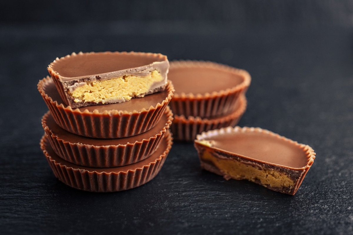 TopClassActions's tweet photo. A #classaction #lawsuit says that @Justins #PeanutButter Cups' #packaging contains too much #empty space, and surpasses the permitted level of non-functional #slackfill. https://t.co/uXCHkwKIKl https://t.co/byYzFIhe9H