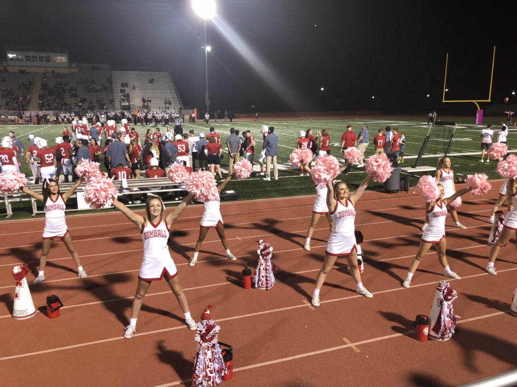 Dr_RussellEvans's tweet photo. Great night at the #HOCO18 🏈 game!! #SeniorClassOfficers @tomballcheer #YellLeaders #LETSGOCOOGS #CougarCountry https://t.co/Xz0tYZWacP