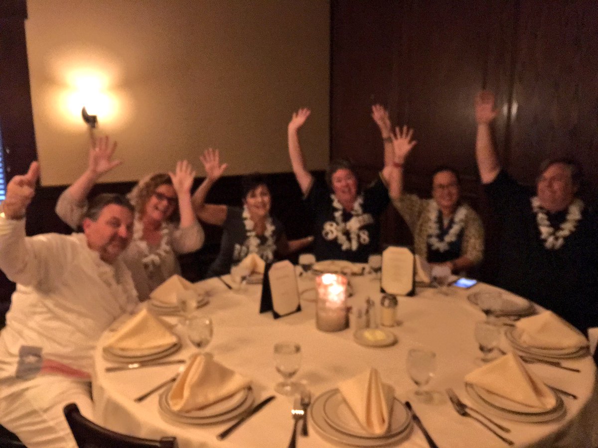 TinaDavis00's tweet photo. @diamondresorts π owners are major @jimmybuffett fans!!! #ShellBar #Margaritas #TropicalLeis #StayVacationed @reinhartshell @NoraSan67749488 @DemutisG @tchrisbrock45 https://t.co/kVHu7EEynF