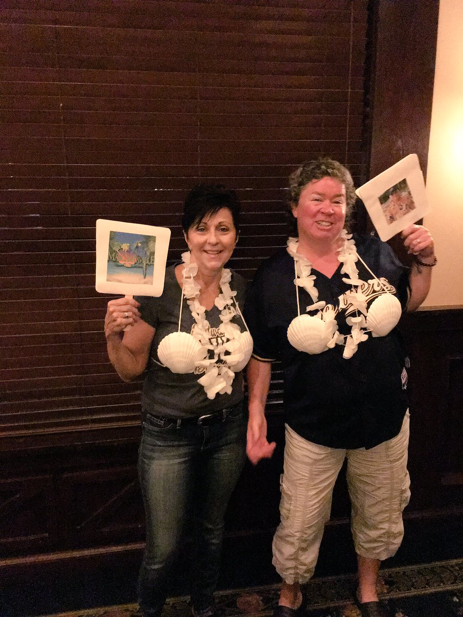 TinaDavis00's tweet photo. @diamondresorts π owners are major @jimmybuffett fans!!! #ShellBar #Margaritas #TropicalLeis #StayVacationed @reinhartshell @NoraSan67749488 @DemutisG @tchrisbrock45 https://t.co/kVHu7EEynF