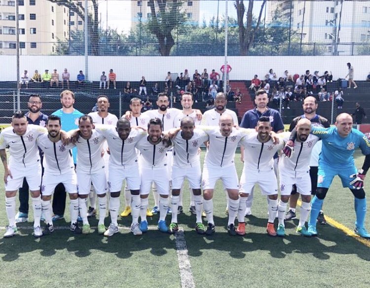 Erickfutsal's tweet photo. Feliz em defender novamente essa camisa 👏🏻👏🏻 #luvaspoker #Corinthiansfut7 #ligafut7 https://t.co/7Z8a7OVXak