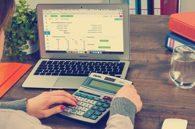 ElderAdmn's tweet photo. Tax Deductions that Caregivers Often Miss. Aging in place may be a great opportunity for our aging parents to maintain good health. Receiving care in the comforts of their own home may be the less expensive alternative to facility care...
https://t.co/NcTh1uP30D
#SeniorFinance https://t.co/bl3SYlSsV3