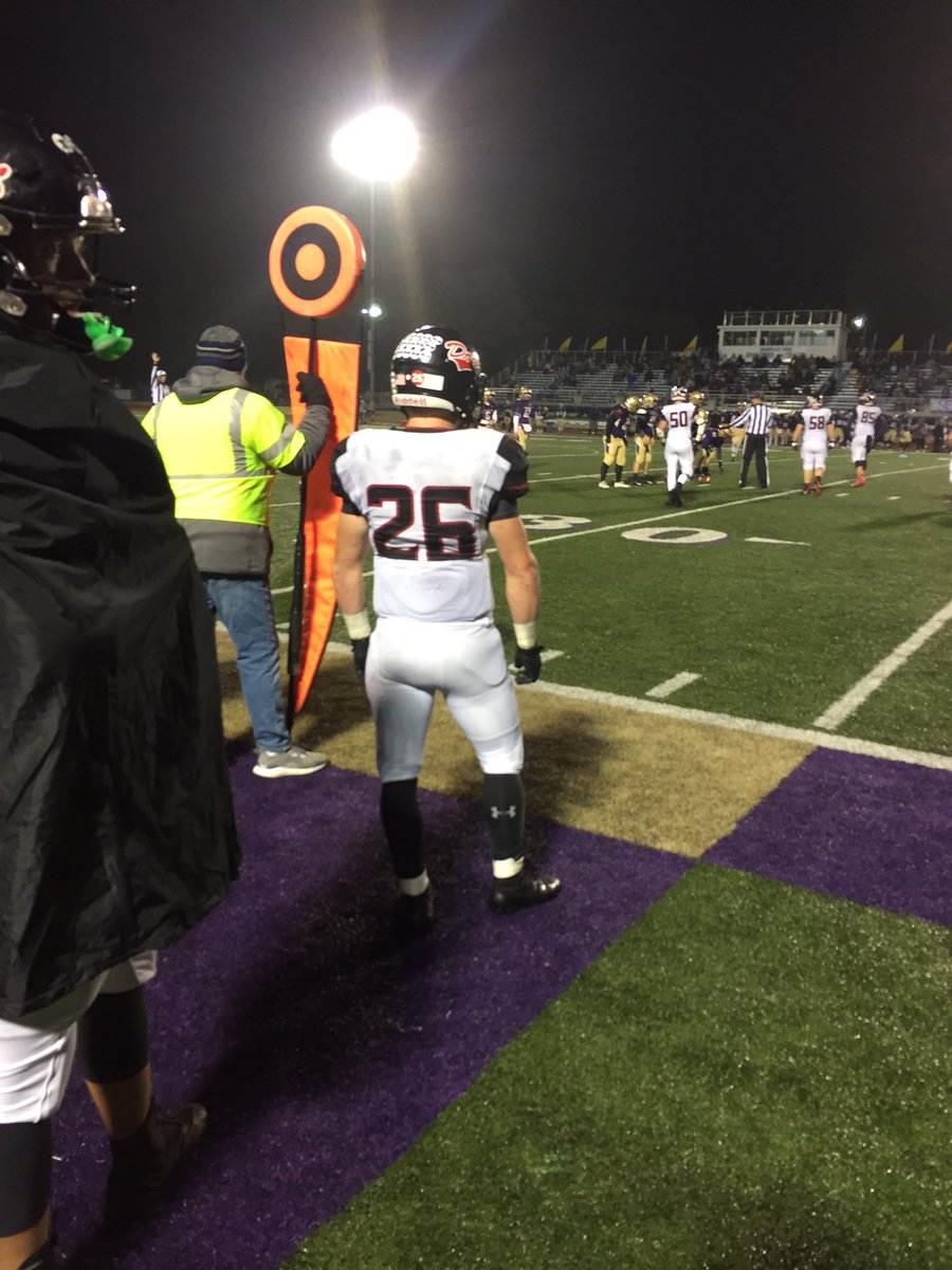 1davemaclean's tweet photo. Defense with a pick in the end zone!  🐶48 🐣31 after the O marched down the field! Smash mouth FB!  Go Dogs!!  #rowtheboat ‘The Dakota’ approves! @OHS_Activities https://t.co/qgA7F0ewFy