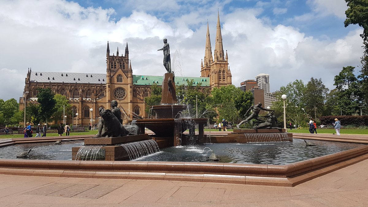 When you realize you'll be leaving this glorious city in only a few weeks and start to act like a tourist to enjoy it while you can... #sydney #touristinmyowncity #stmaryscathederal #HydePark