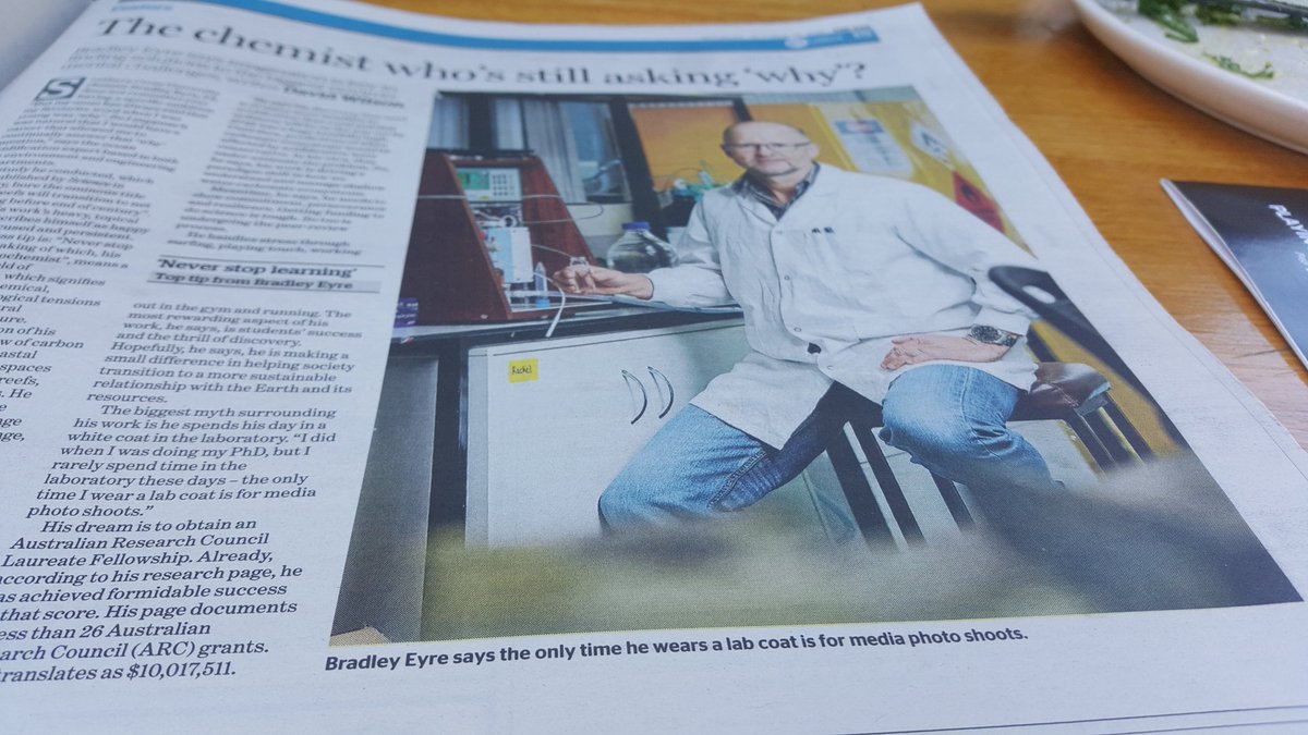 dr_krystal's tweet photo. "Scientist says the only time he wears a lab coat is for media photos" ... #ilooklikeascientist #honestscience #science #scicomm https://t.co/P9JJCZVcNl