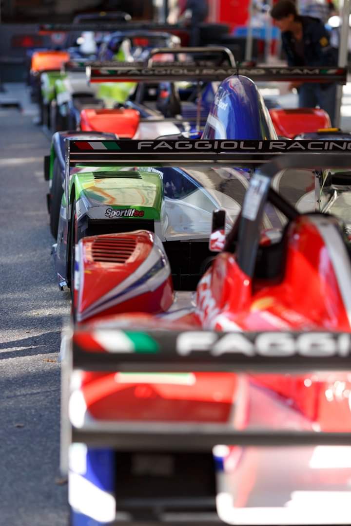 Ahora sí!! Ya rugen los motores en GUBBIO. Por delante 2 mangas de entrenamientos. #HillClimb #FiaHillclimbMasters