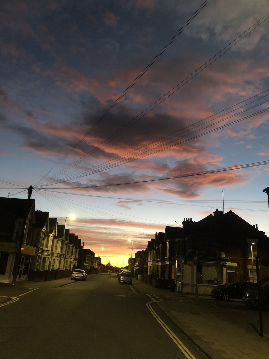 So hard to get up and train sometimes but then nature makes it all worthwhile #training #sunrise #beautiful #feelsmugfortherestoftheday