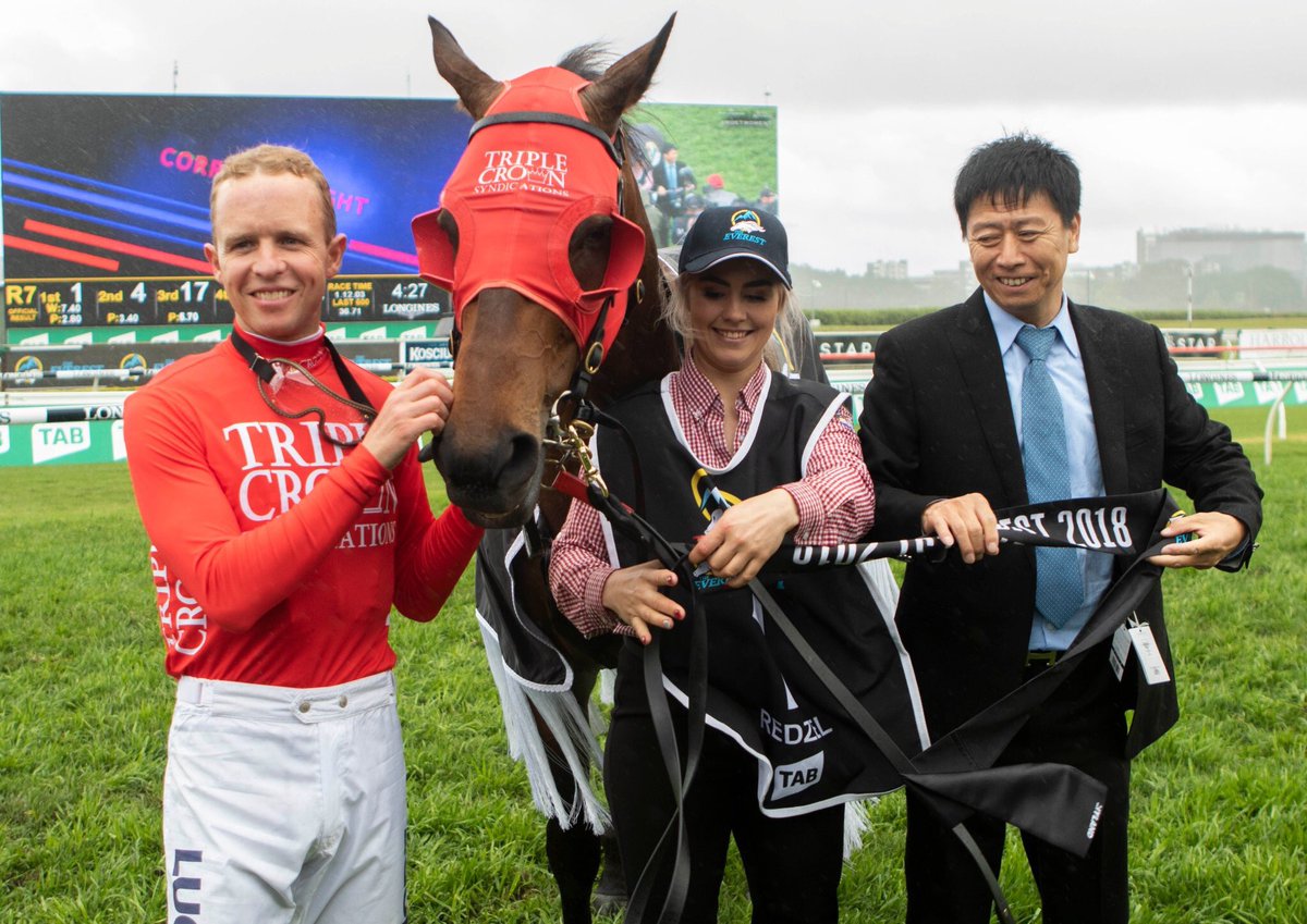 YulongInvest's tweet image. The joy that #Redzel and @SnowdenRacing1 brought to Mr Zhang this afternoon with his memorable victory in the #Everest, will forever shape the future of Yulong Investments. An enormous thank you to @TripleCrownSynd for partnering us and making this a success.