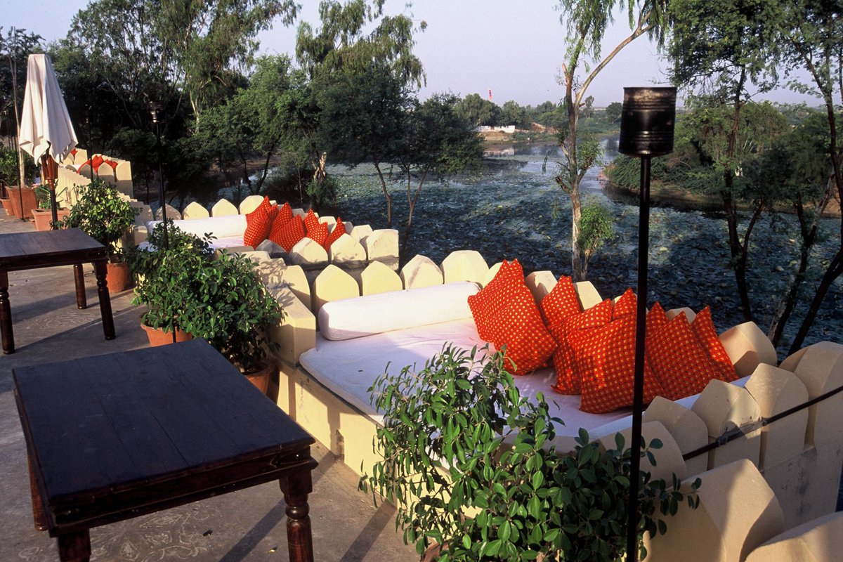 distantfrontier's tweet photo. #ROHET
A rural retreat on the outskirts of Jodhpur, Rohet is famous for a 350 year-old fort, which has been converted into a charming heritage property.
#getinspired #travel #india https://t.co/I4t0uJLCky