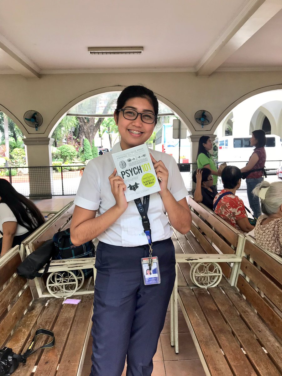 ssc_psychsoc's tweet photo. Our winner, @carinabdette with her Psych101 book!
#ReasonsToRecover
#OnwardAndUpward https://t.co/lDur1LY9Sk