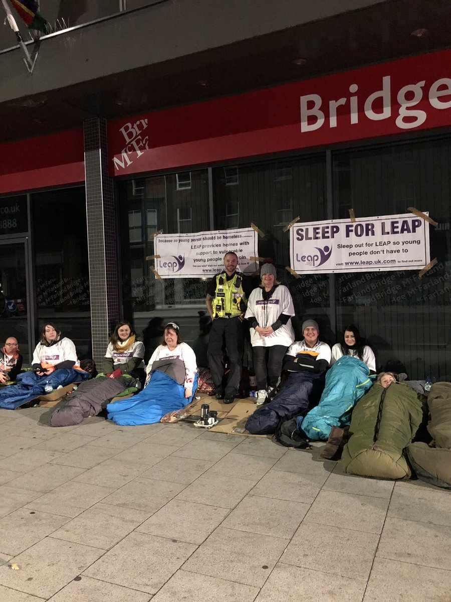 Checking in with the staff from @BridgeMcFarland. Braving the cold doing a sponsored sleep out for @leaphousing well done all 👍🏻