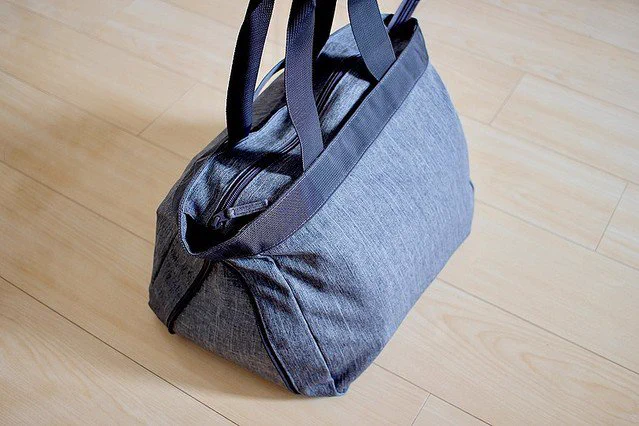 無印の荷物の量で広げられるトートバッグが仕事に旅行に役立ちそう！