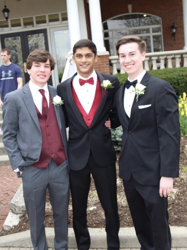 NirajKomatineni's tweet photo. @cimini2ben happy birthday brother!!! So honored to have shared best athlete in honors geometry with you!!! #betamale https://t.co/mwNDbEHojo