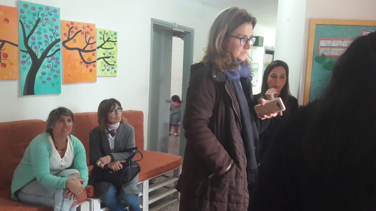 CarmenTort3000's tweet photo. Con el equipo de Obras y su Director @agrim_duarte en Caif Collazo Planificando la ampliación de la cocina y piso de experiencias oportunas. Obra largamente anelada. En febrero largamos #Tipo3 💪 #CaifCollazo un orgullo de su gestora @intendenciacl !! https://t.co/n9yYr9lt9Z