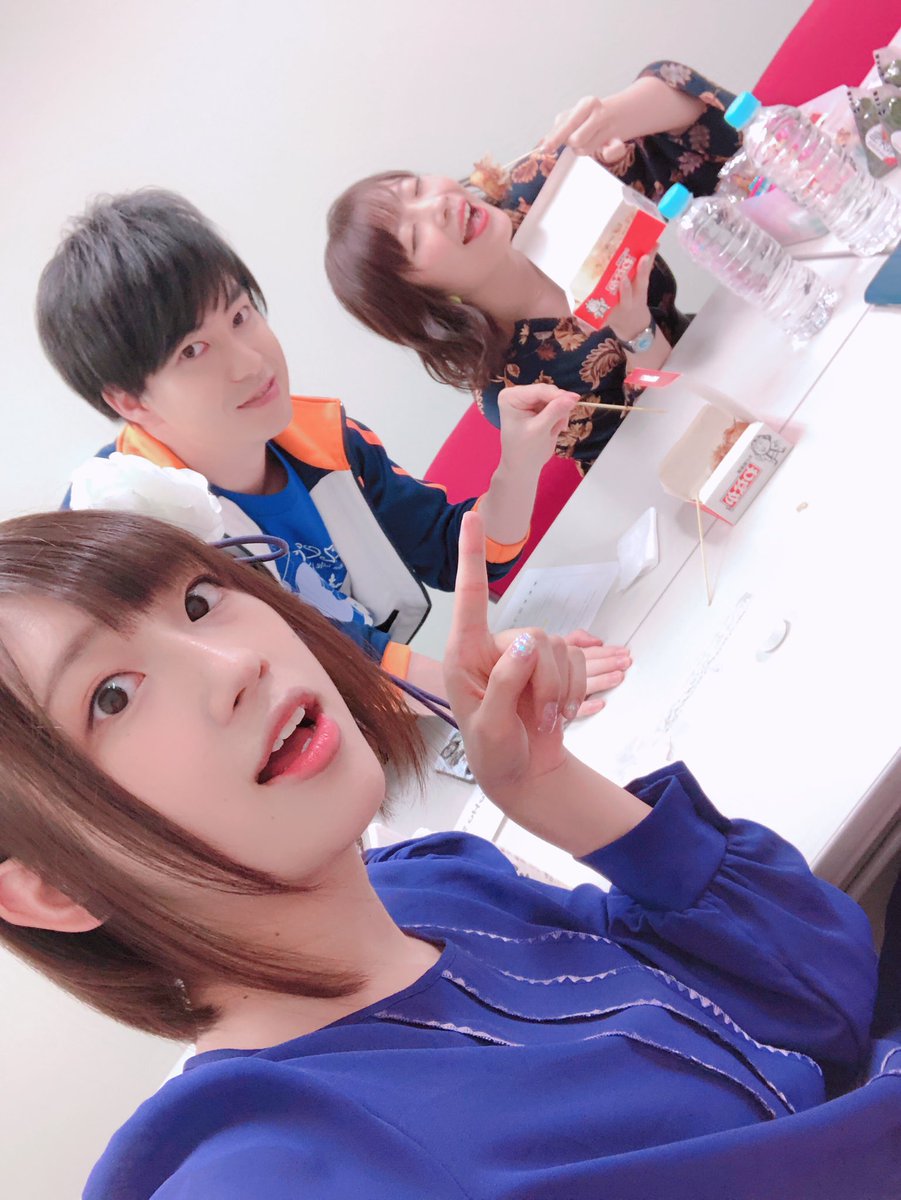 高橋李依 Sur Twitter リゼロ舞台挨拶 大阪初回はtohoシネマズなんばさん 今日はリゼロイベント初めましての方がたくさん キャスト陣の雰囲気はリゼロより若干賑やかですが 楽しんでもらえてたら幸いです ありがとうございました たこ焼きいただいており 高橋李依 Sur Twitter リゼロ舞台挨拶 大阪初回はtohoシネマズなんばさん 今日はリゼロイベント初めましての方がたくさん キャスト陣の雰囲気はリゼロより若干賑やかですが 楽しんでもらえてたら幸いです ありがとうございました たこ焼きいただいており