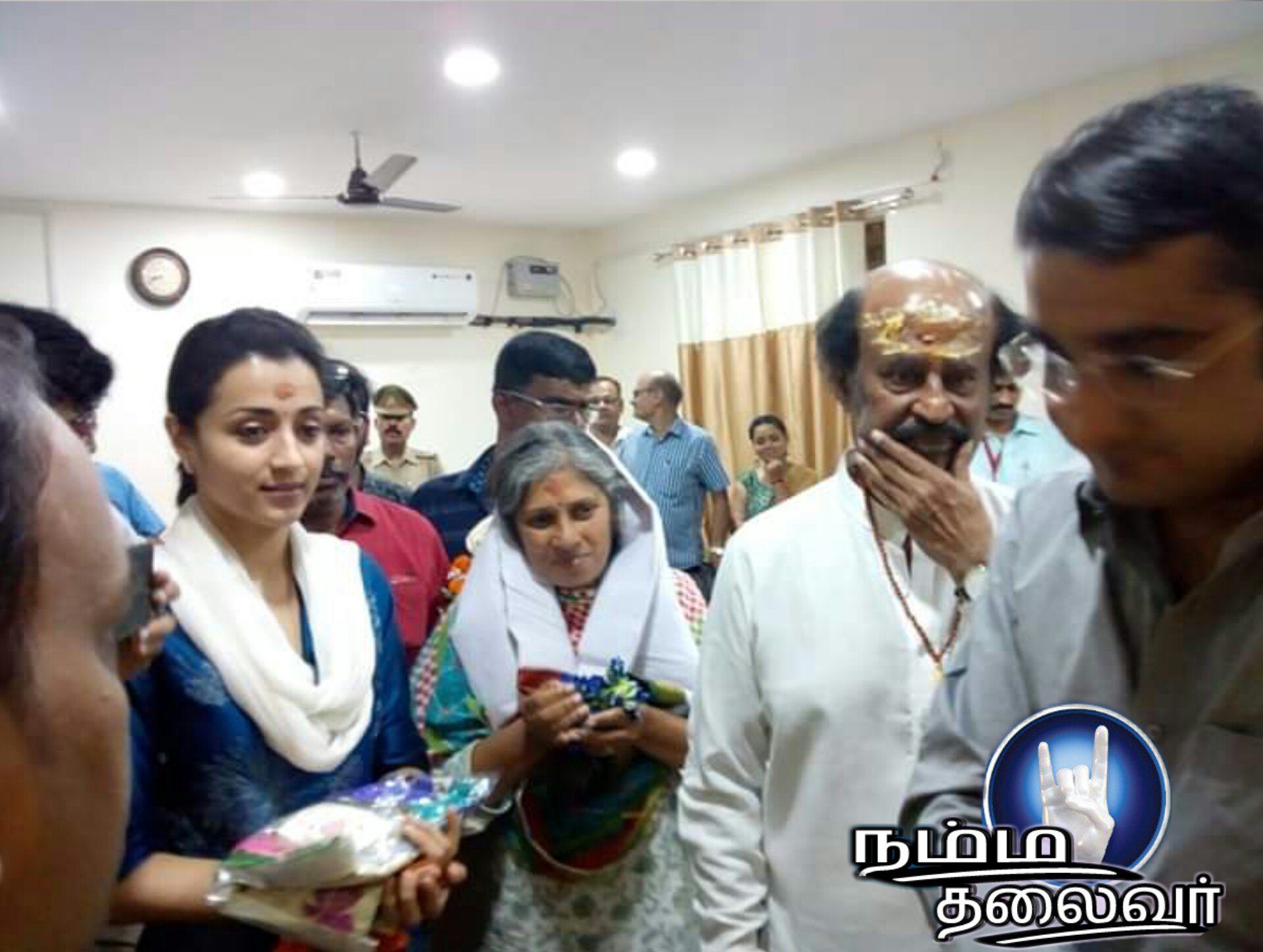 DpXE8JYUcAA7vUU?format=jpg&name=large