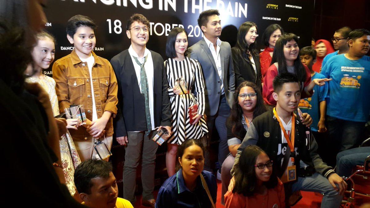 gegetprima's tweet photo. nonton bareng teman https://t.co/4YRVlybNkp
