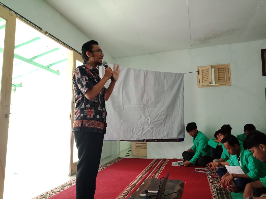 SIMAK_STIAMI's tweet photo. Sabtu 13/10/18 pemberian materi mengenai Motivasi Organisasi yang diberikan oleh Bapak Fahmi Fauzi S.Ab. dimoderatori oleh Mariza
#KOPASUS2018 #simakstiami #bangkitlawankorupsi https://t.co/gwAGjvGuVh