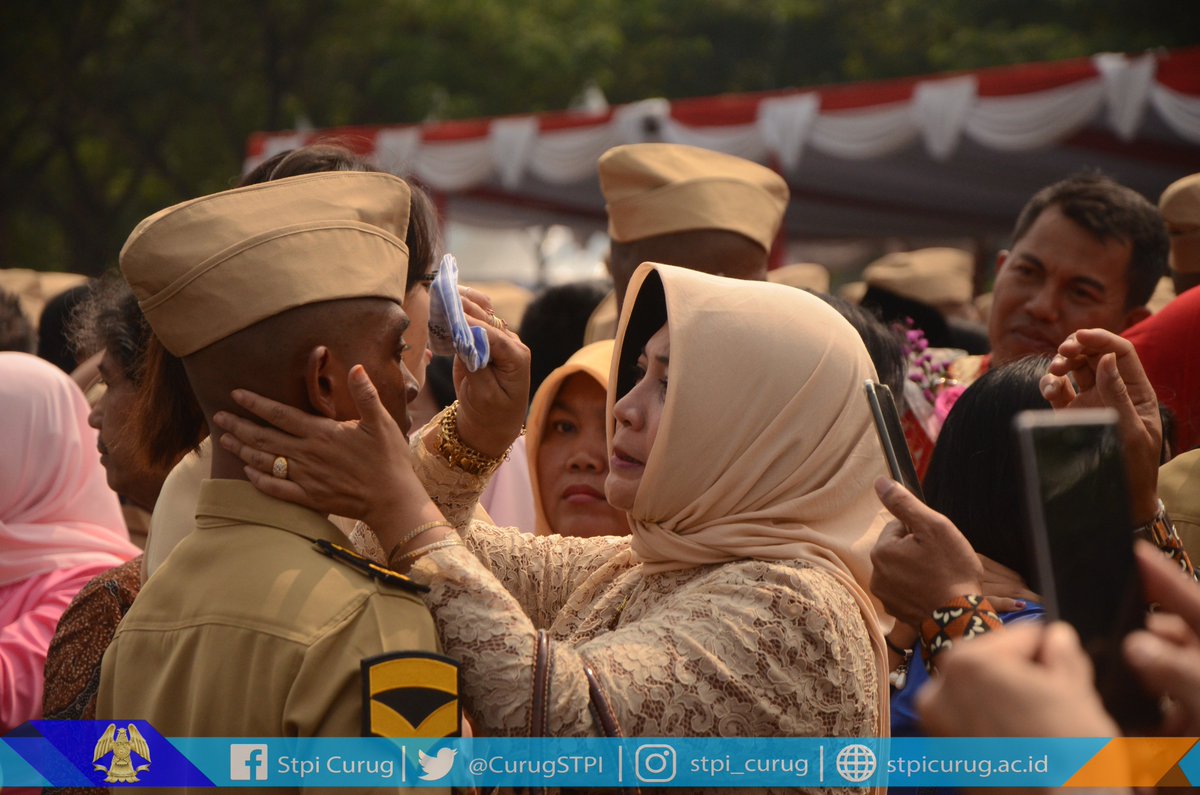 CurugPPI's tweet photo. Upacara selesai pukul 10.00 WIB ditutup dengan penampilan tarian Gemu Famire dari Taruna remaja dan sesi foto bersama. https://t.co/E63dIMpZuM