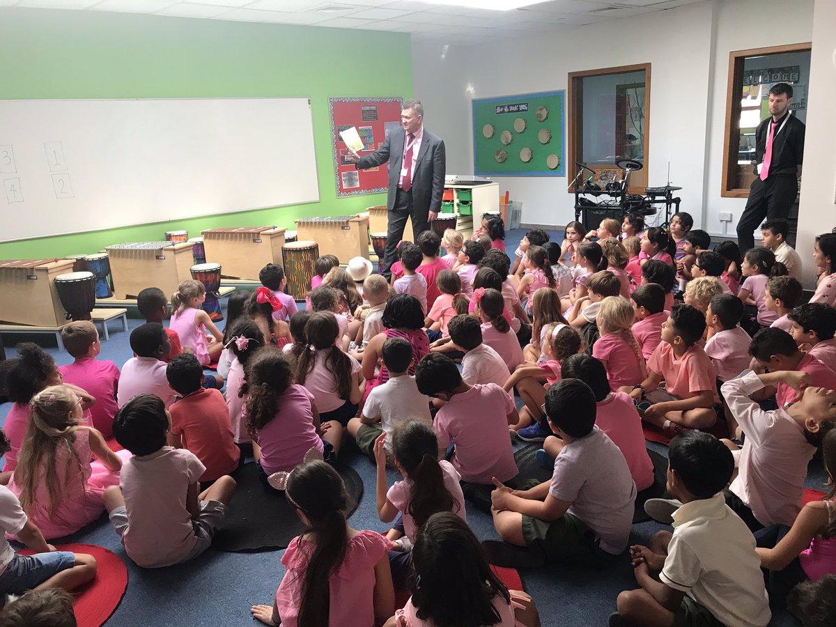 GISPYP2's tweet image. Dr. Weston reads to Grade 2s about the power of words and actions as well as the value of honesty and integrity .. Great connection to our current unit of inquiry and UAE social studies! #BeHappyBeGCS #taaleem