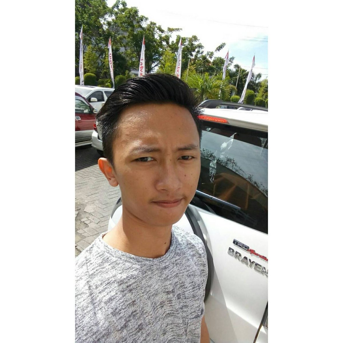 RizzaBrayen's tweet photo. #FotoProfilBaru https://t.co/3f9oV8YsRa