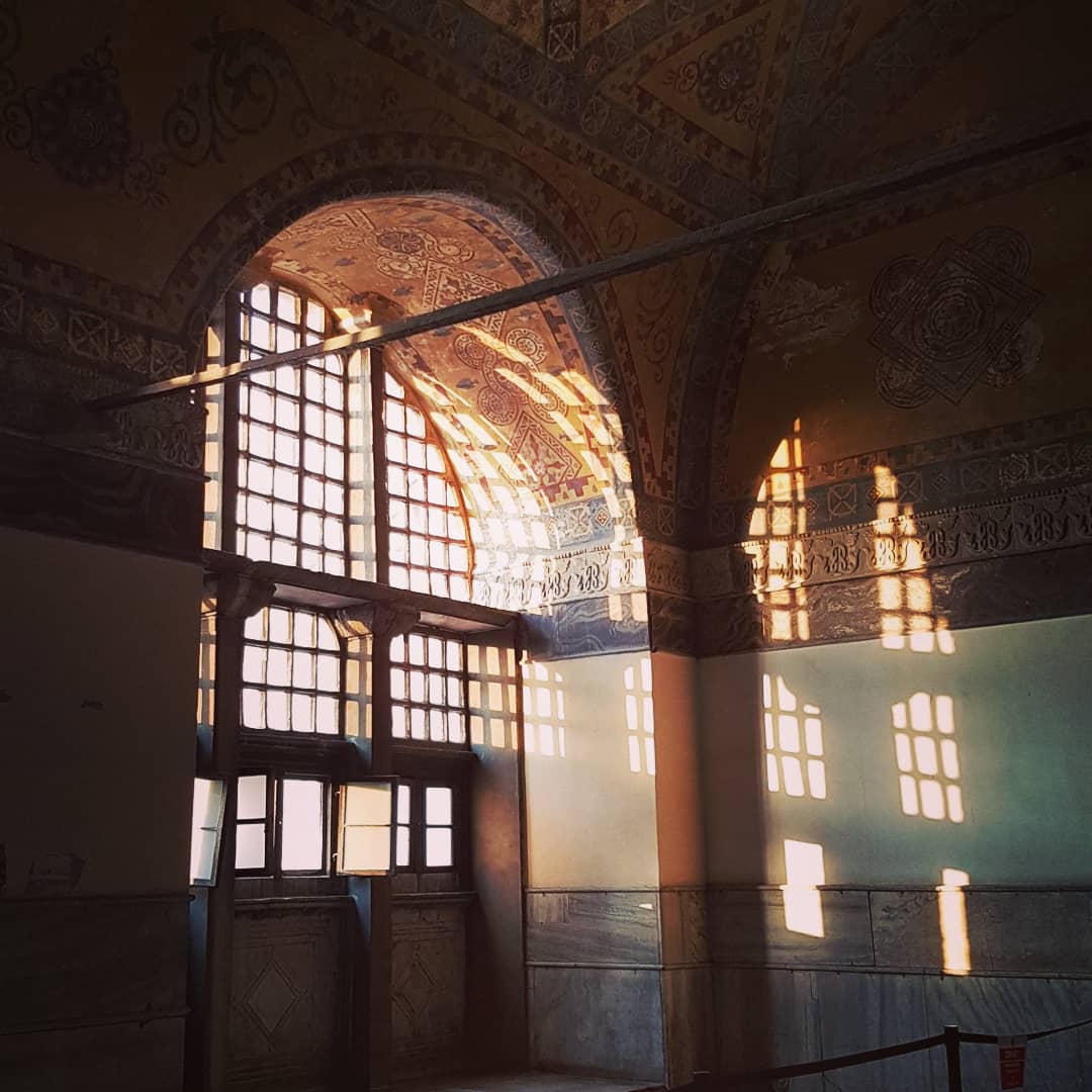 TheHeidiK's tweet photo. Beautiful few hours in #istanbul with my #favouritebrother @Wngflgr yesterday. Visited the #hagiasophia and made a late night trip to a nearby #bazaar before enjoying the view from our #roofterrace. After breakfast and some last minute #sightseeing, we'll be off to #singapore. https://t.co/adh0BMl9Qc