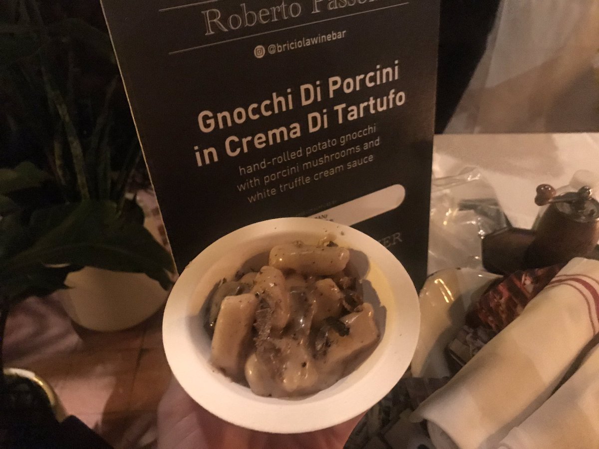 cookingfornow's tweet photo. I apologize for the terrible lighting but omfg this food ππππππ#NYCWFF #truffletakeover https://t.co/P7zNbwwhyN