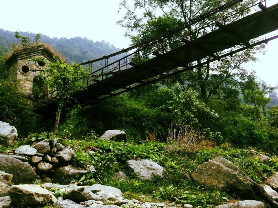 shatakshi_1's tweet photo. Even #FacebookMemory knows when am majorly missing the mountains!
#SameTimeAnotherYear #SoothingSaturday #MountainMagic #TrekkingToes π https://t.co/ZJXXogpA3u